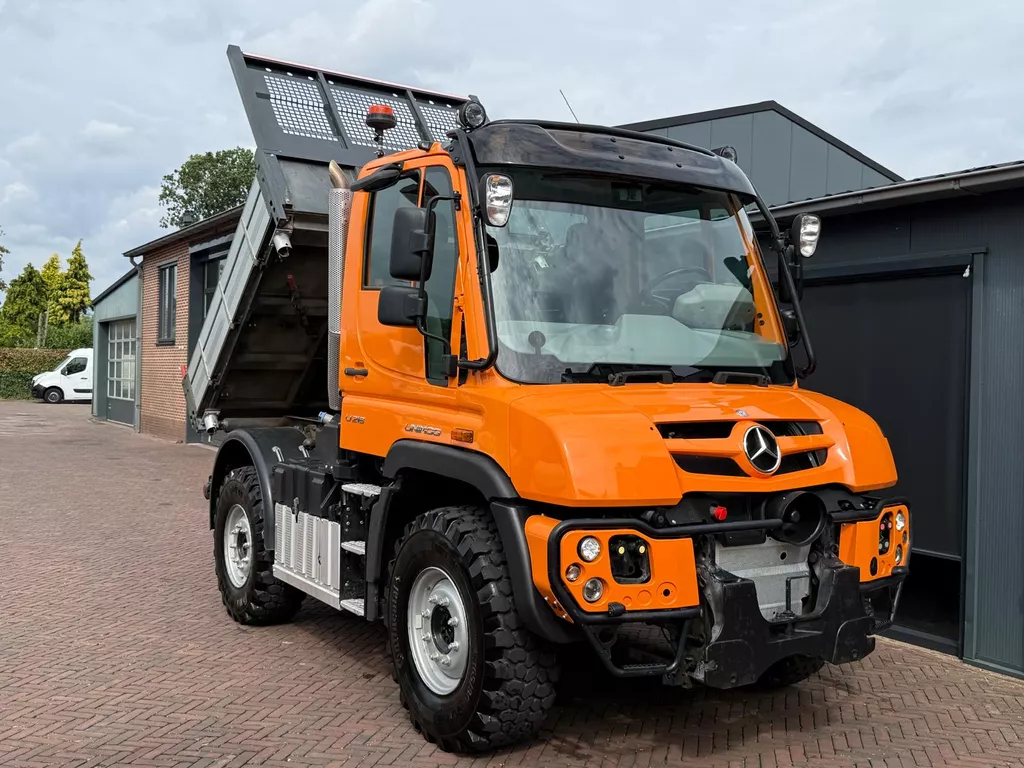 Unimog U 218 Kipper 4X4 AGRI Euro 6 PTO NL Kenteken 3 Seats