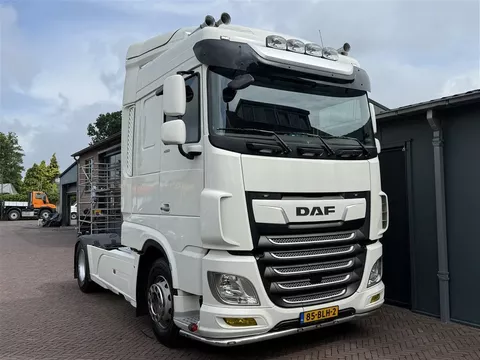 DAF XF 450 Showtruck 1st Owner Only 495.000KM! 2x Bed DAF XF 450 Showtruck 1st Owner Only 495.000KM! 2x Bed