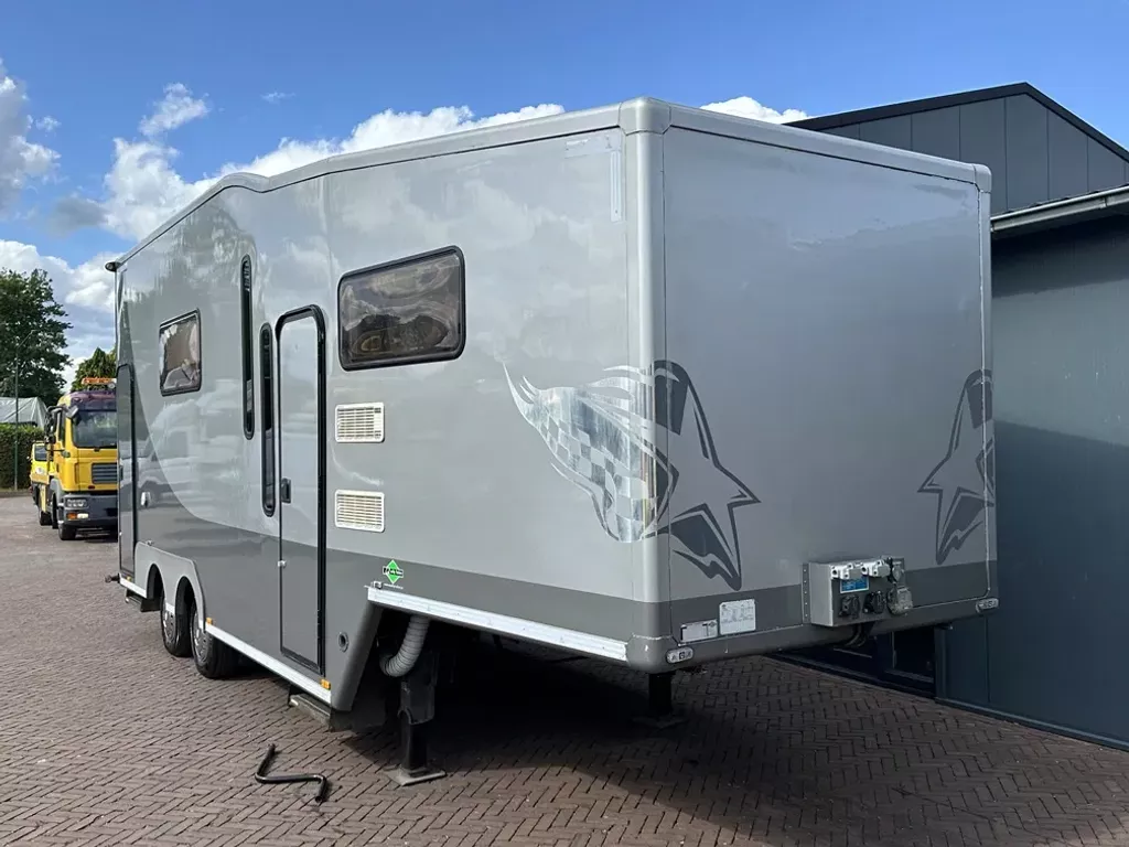 QUALITY TRAILERS Camper 4x bed keuken douche toilet laadklep