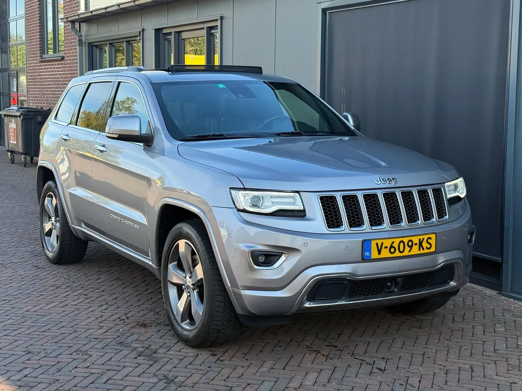 Jeep Grand Cherokee 3.0 V6 4x4 Grijskenteken Pano Luchtvering Stoelverwarm/ventil. Leer Trekhaak
