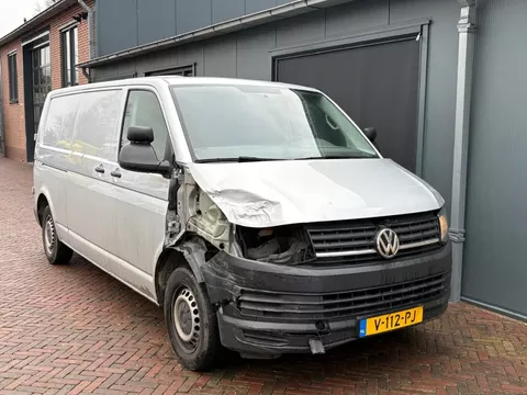Volkswagen Transporter Lichte Schade 2.0 tdi L2 Carplay Parkeersensoren Dealeronderhouden NAP