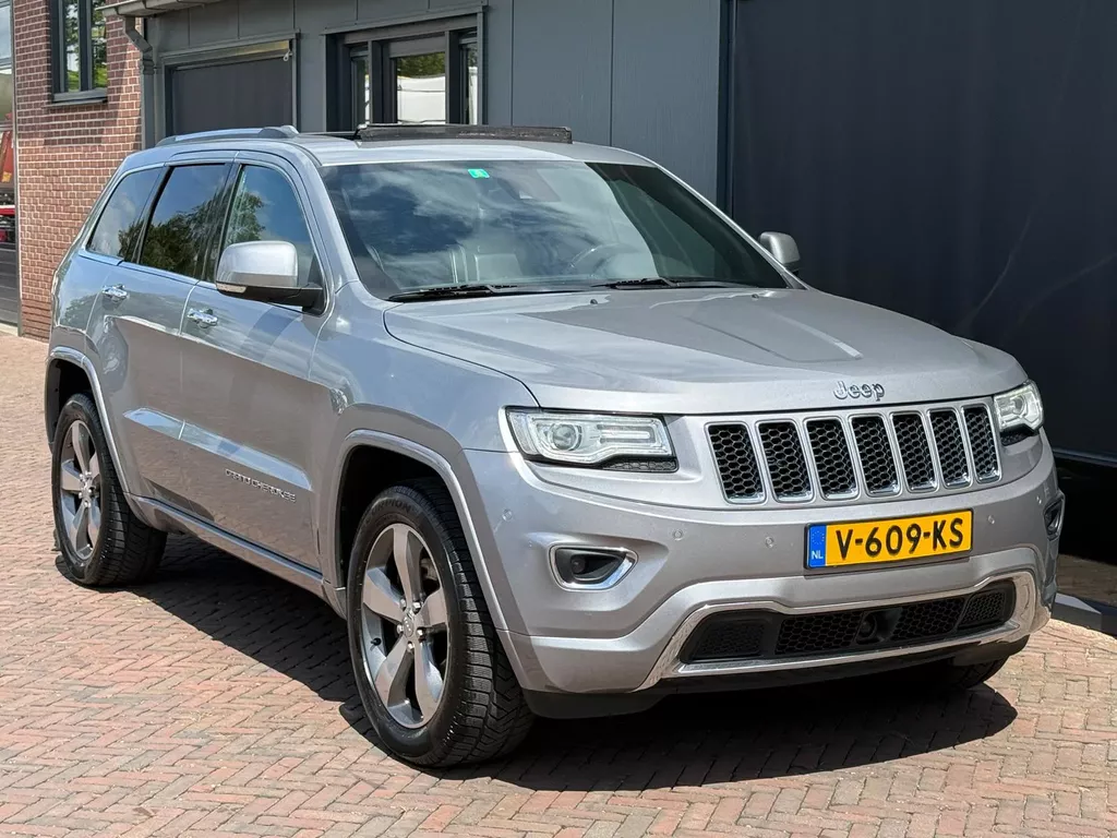 Jeep Grand Cherokee 3.0 V6 CRD Overland 4x4 Grijskenteken Pano Luchtvering Stoelverwarm/verkoel. Leer Trekhaak