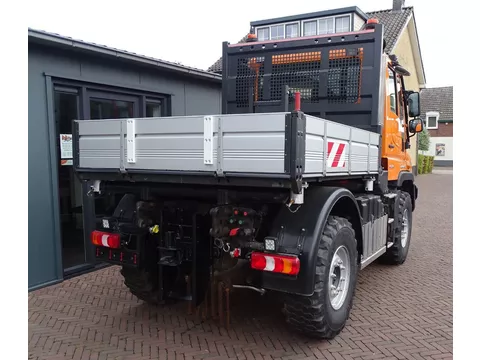 Unimog U 218 4X4  3 ZITS HYDRAULIK ZAPFWELLE AGRI