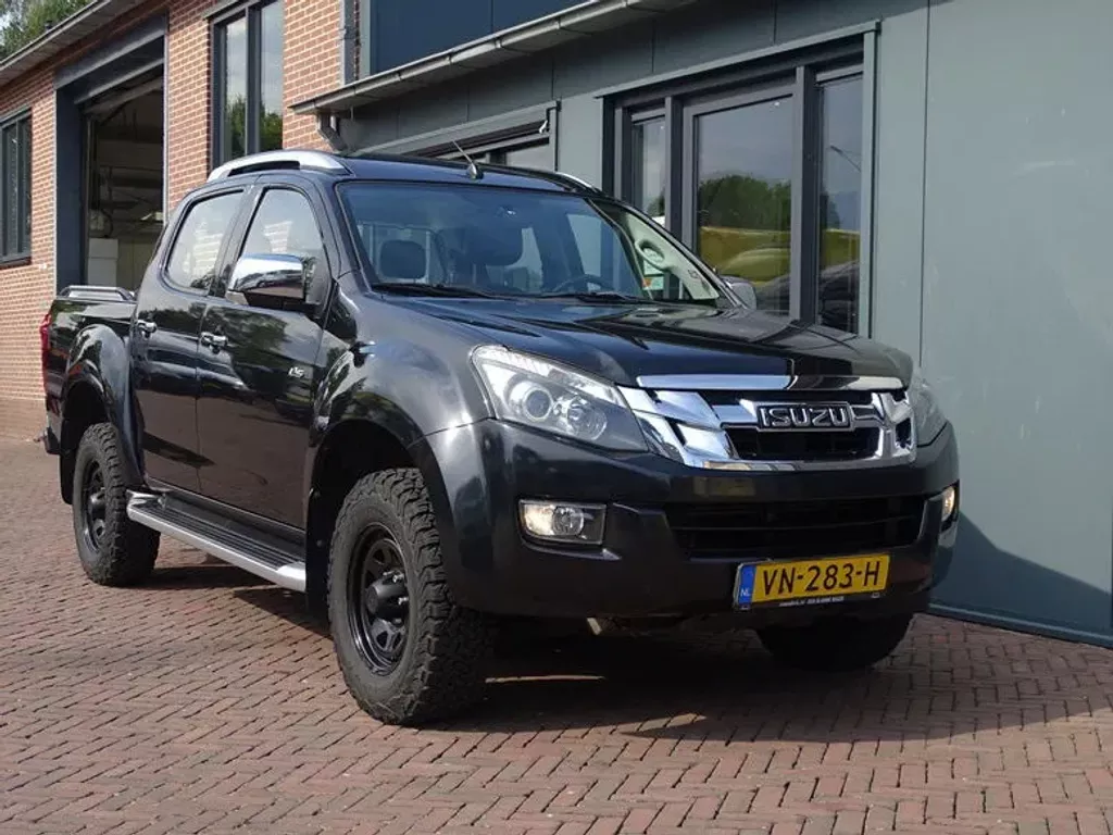 Isuzu D-Max DUBBEL CABINE BE Trekker LEER Volll