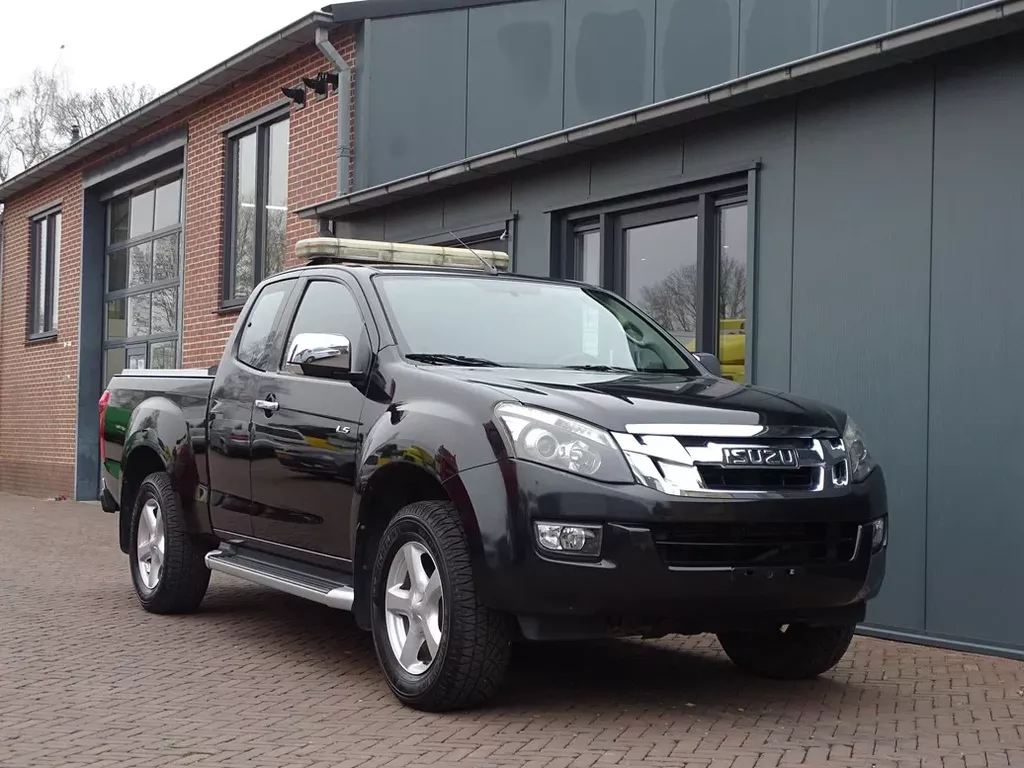 Isuzu D-Max 2.5 LS 4WD AC LMV ROLHOES ZWAAILAMP